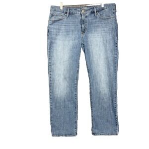 Levis Jeans Womens 22W Blue 314 Shaping‎ Straight Light Wash Plus Cotton Stretch